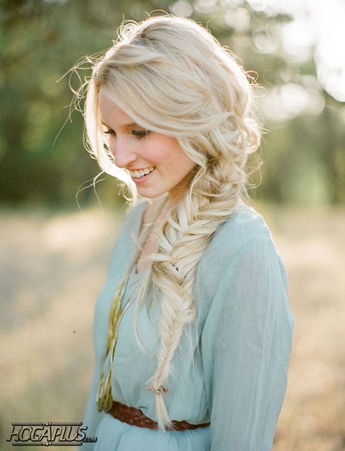 6.Loose fishtail Hairstyle Idea