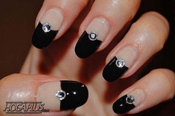 Black rhinestone nail art Ideas