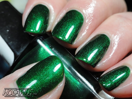 Metallic Green Nail Color - winter nail art designs