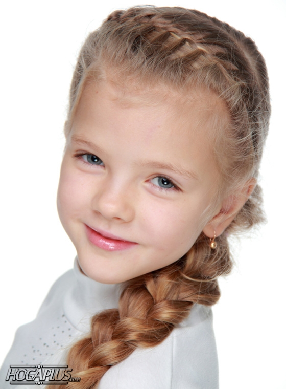 Simple Side Braid Hairstyle For School Girls
