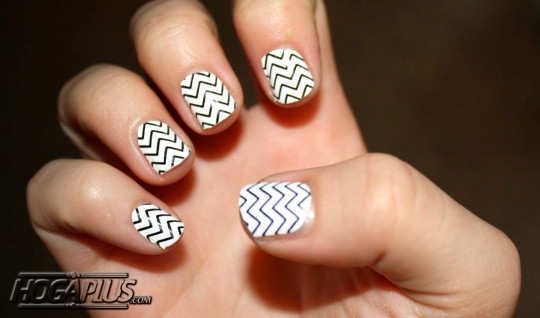 Zigzag Nail Art Design Ideas