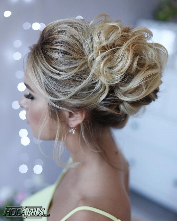 Pretty Formal Curly Hairstyles